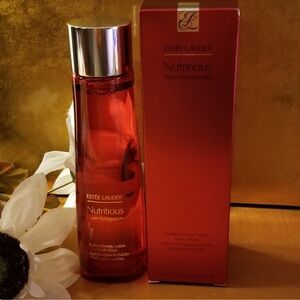 Estee Lauder Nutritious Super-Pomegranate Lotion in Red